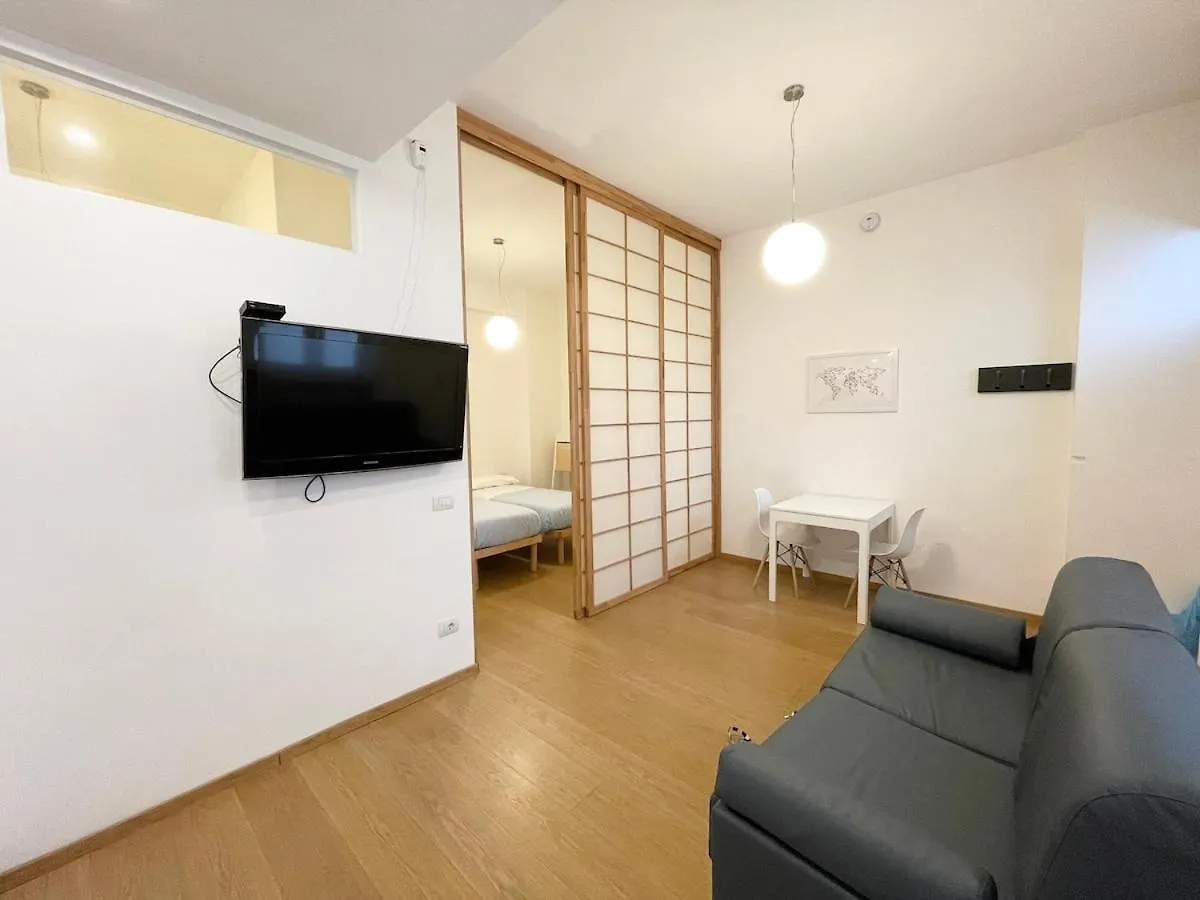 Charming Apartment Centro Navigli Tortona Milan